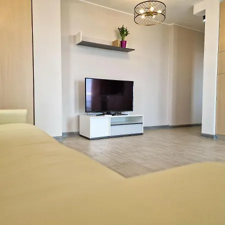 Panoramic Pool & Spa Mamaia Nord *