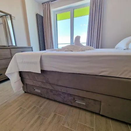 Panoramic Pool & Mamaia Nord