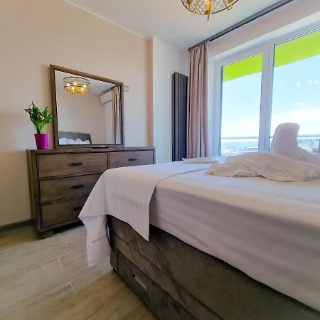 Panoramic Pool & Spa Mamaia Nord Apartment *