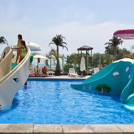 Panoramic Pool & Spa Mamaia Nord