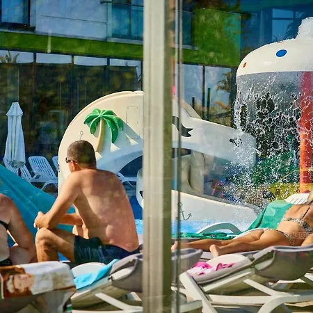 Panoramic Pool & Mamaia Nord 3* Navodari