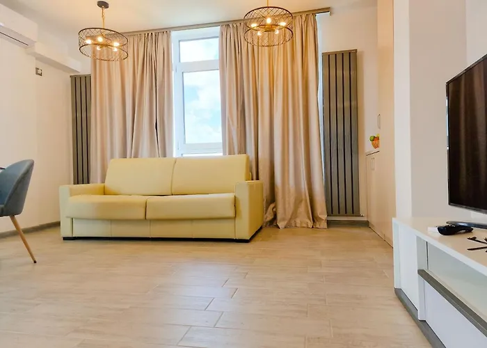 Apartment Panoramic Pool & Mamaia Nord