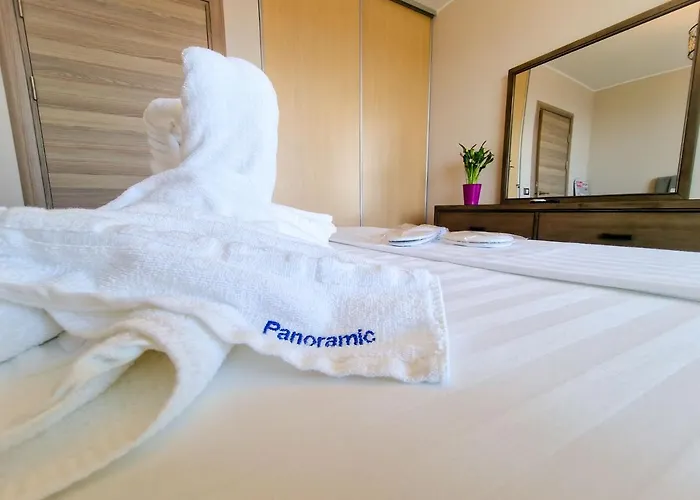 Panoramic Pool & Mamaia Nord Apartment Navodari