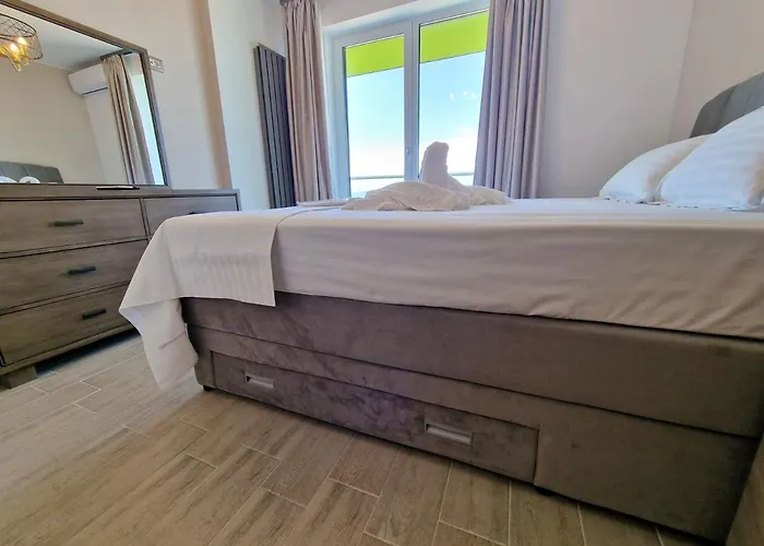 Panoramic Pool & Mamaia Nord