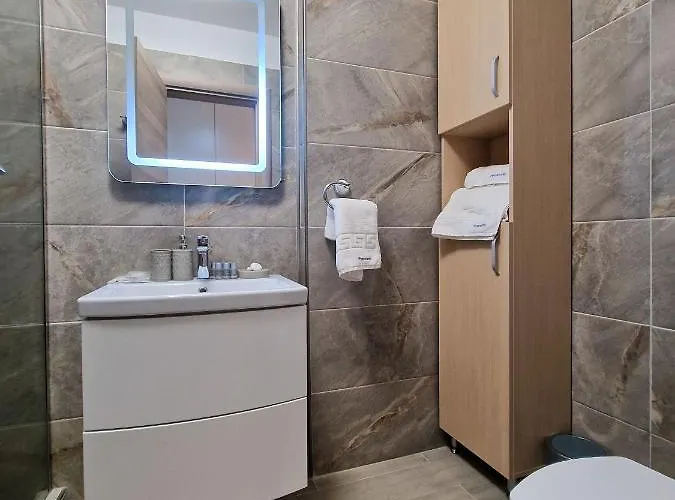 Apartment Panoramic Pool & Mamaia Nord