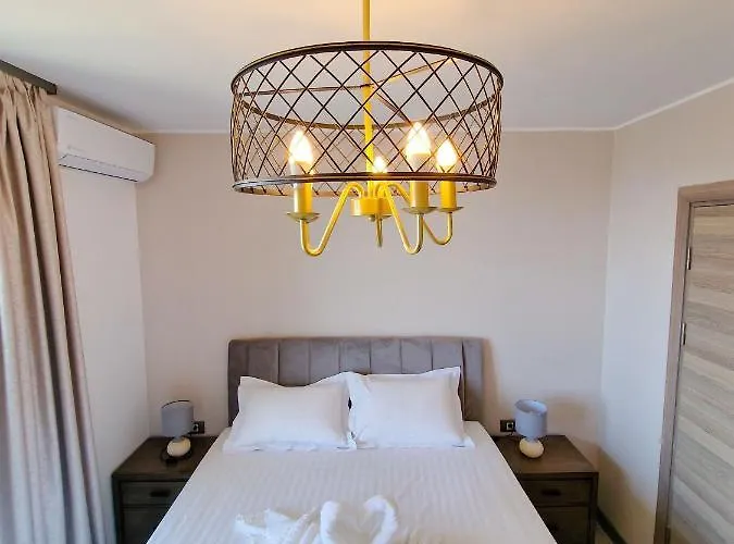 Apartment Panoramic Pool & Mamaia Nord 3*