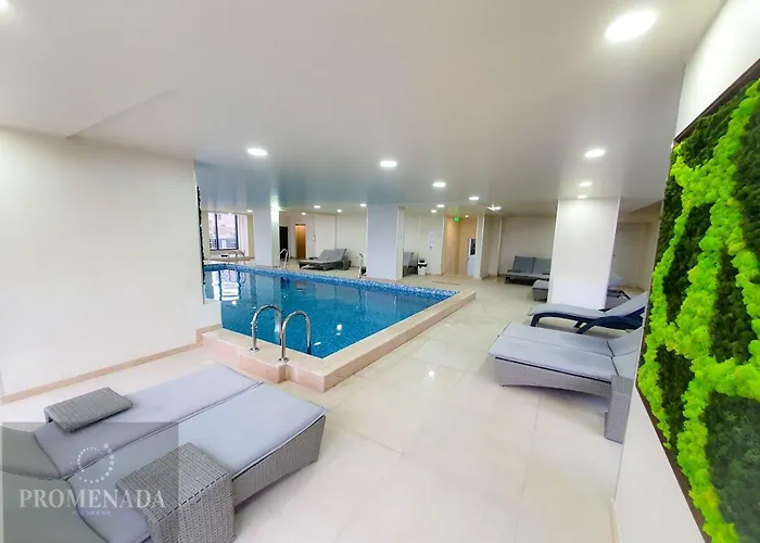 Panoramic Pool & Mamaia Nord Apartment 3*
