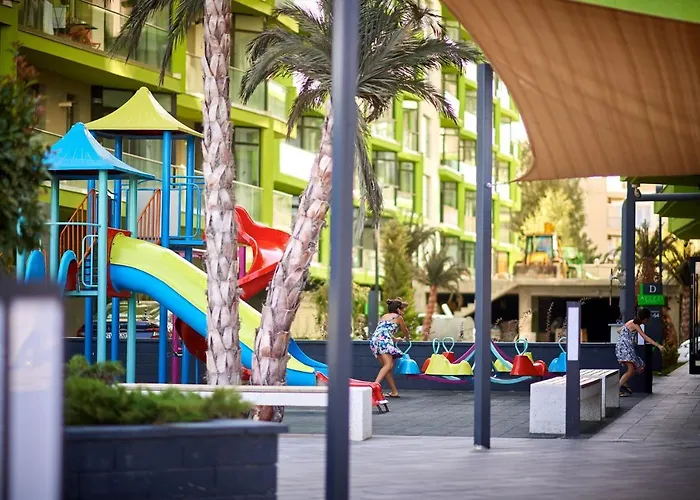 Apartment Panoramic Pool & Mamaia Nord 3*