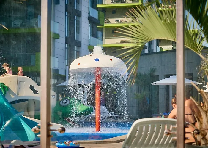 Panoramic Pool & Mamaia Nord