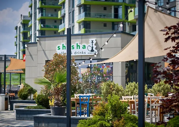 Panoramic Pool & Mamaia Nord Apartment 3*